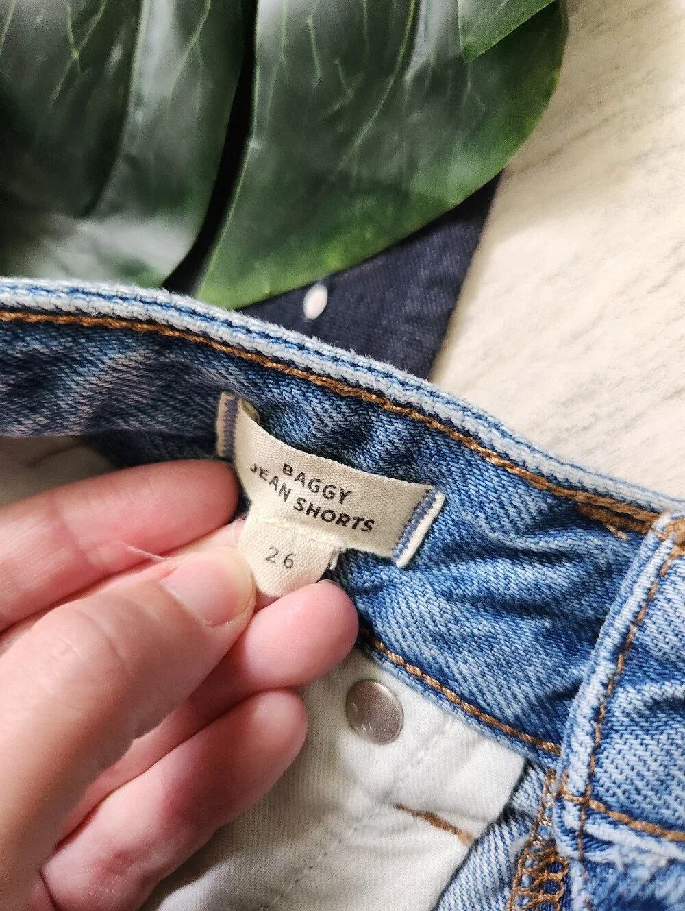 Madewell Baggy Jean Shorts Crestford Wash Mid Length Rigid Denim Size 26
